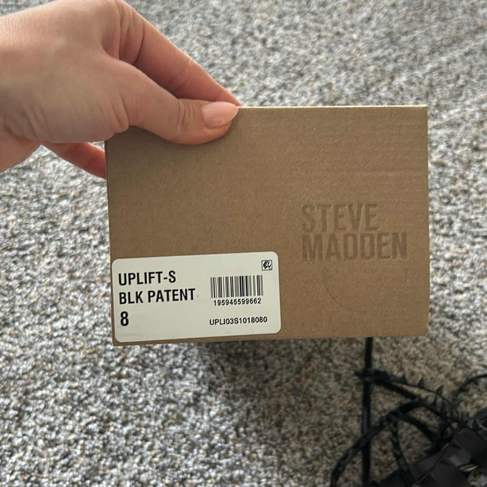 Steve Madden spiked sandals - Picture 7 of 8